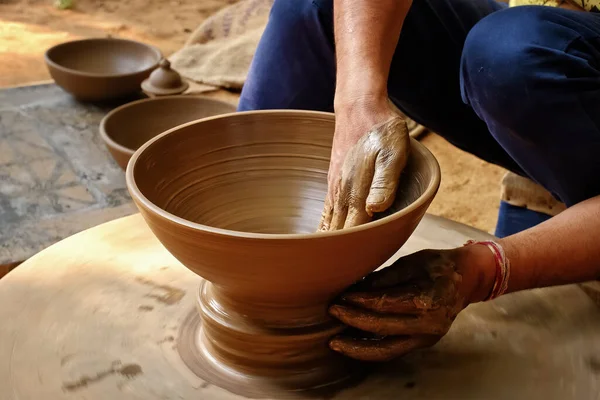 Indian potter at work, Shilpagram, Udaipur, Rajasthan, India — Stock Photo, Image