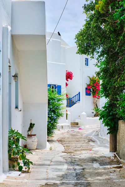 Malerische Naousa-Straße auf der Insel Paros, Griechenland — Stockfoto