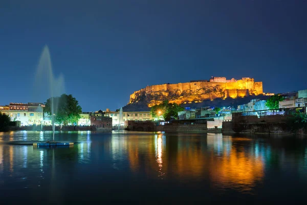 Mehrangarh堡垒在暮色中。Jodhpur，印度 — 图库照片