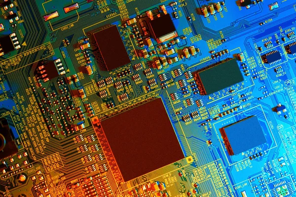 Elektronik devre kartı kapanıyor. 