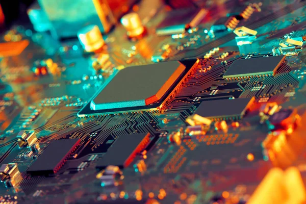 Elektronik devre kartı kapanıyor. 