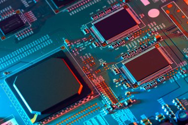 Elektronik devre kartı kapanıyor.