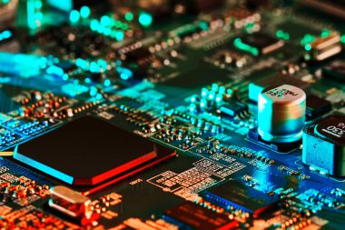 Elektronik devre kartı kapanıyor.