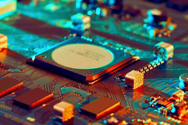 Электронная плата вблизи.