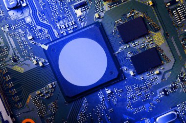 Elektronik devre kartı kapanıyor.