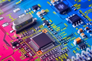 Elektronik devre kartı kapanıyor.