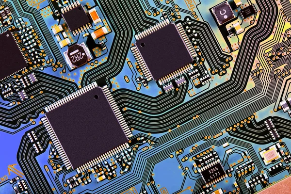 Placa Circuito Electrónico Con Componentes Electrónicos Como Chips Cerca Concepto —  Fotos de Stock