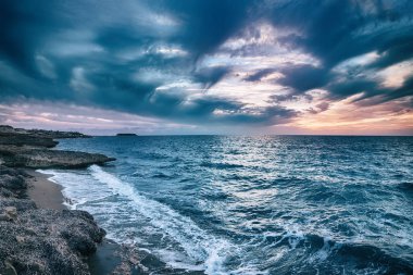 denizde gün batımı