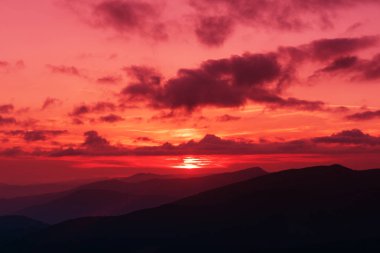 Muhteşem dağ günbatımı