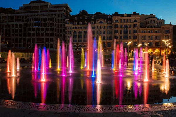 Fontaine musicale colorée — Photo