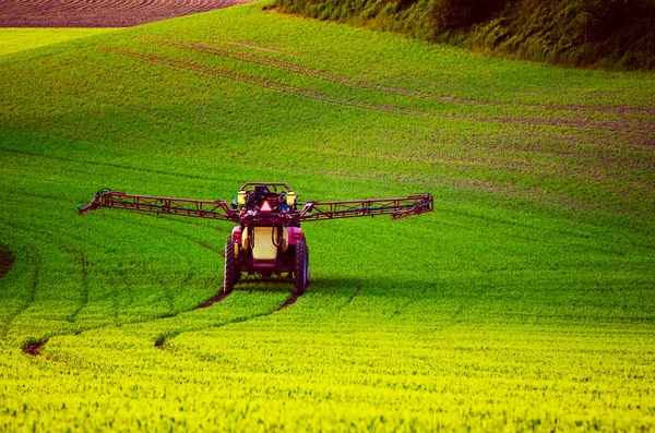 Mesin pertanian penyemprotan insektisida — Stok Foto