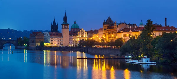 Praha v noci — Stock fotografie