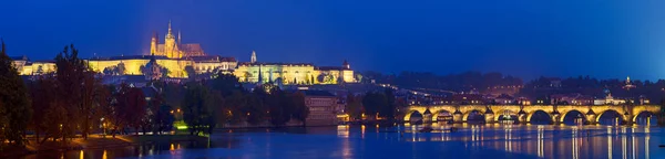 Прага вночі — стокове фото