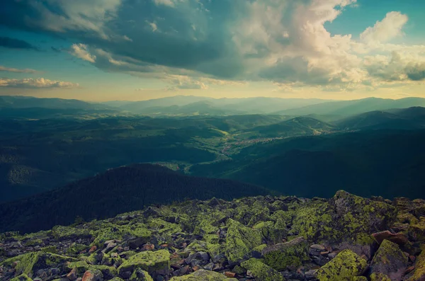 Dramatické Karpaty krajina — Stock fotografie