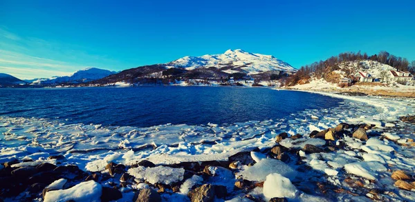 ノルウェーの冬の湖 — ストック写真