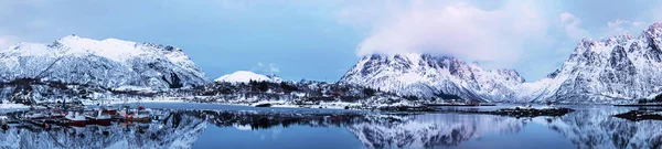 Lago de invierno Noruega — Foto de Stock
