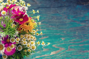 Yaz çiçekleri tasarımı