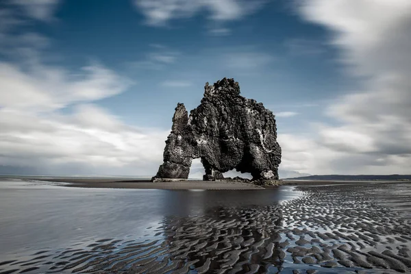 Roche de Hvitserkur en Islande — Photo