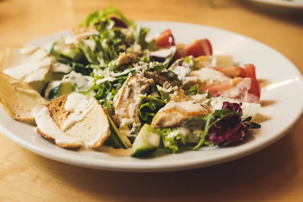 Salad with chiken — Stock Photo, Image