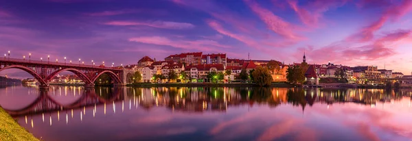 Východ slunce v Mariboru — Stock fotografie