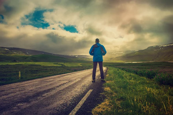 Man on the road — Stock Photo, Image