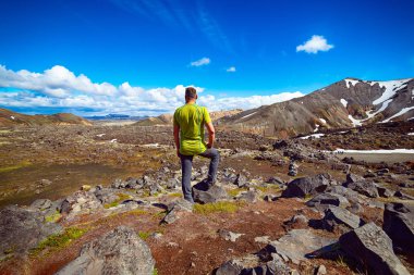 İzlanda 'da bir adam.