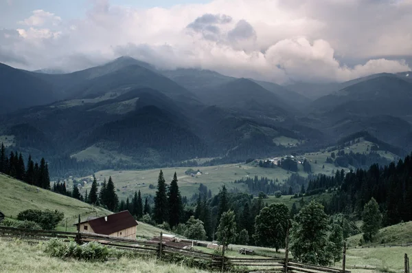 Carpathian mountain landscape — Stock Photo, Image