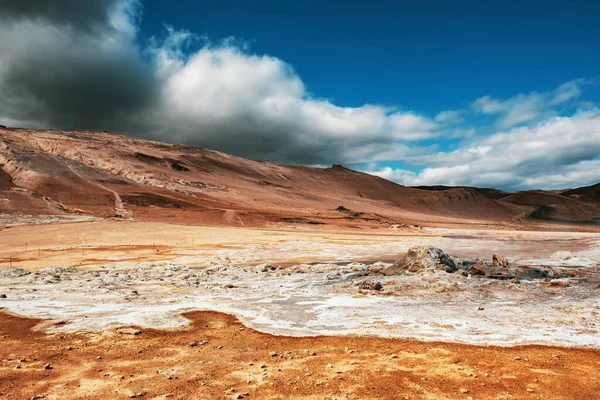 Hverir geotermikus terület, Izland. — Stock Fotó