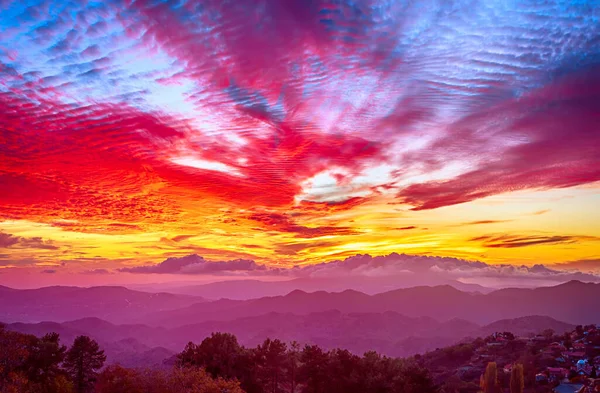 Paisagem de montanha incrível — Fotografia de Stock