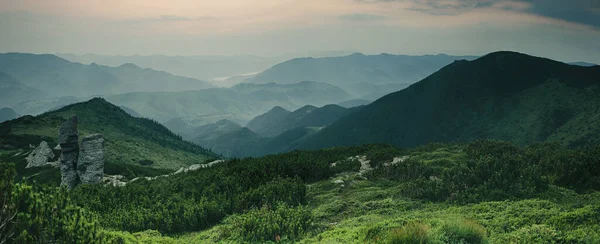 山地日出全景 — 图库照片