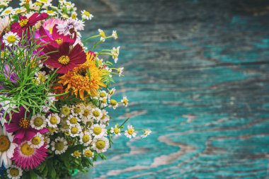 Yaz çiçekleri tasarımı