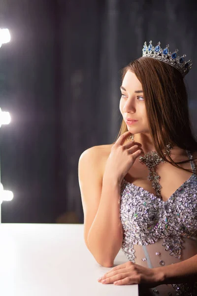 Lovely lady posing in a studio — Stock Photo, Image