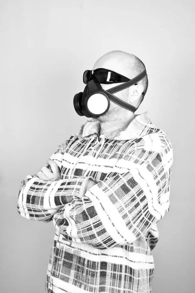 코로나 바이러스 Covid 얼굴에 인공호흡기를 배경을 남자의 — 스톡 사진