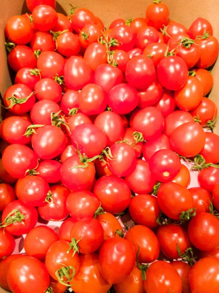 Sfondo Pomodoro Sacco Pomodorini Maturi Bancone Del Mercato Contesto Alimentare — Foto Stock