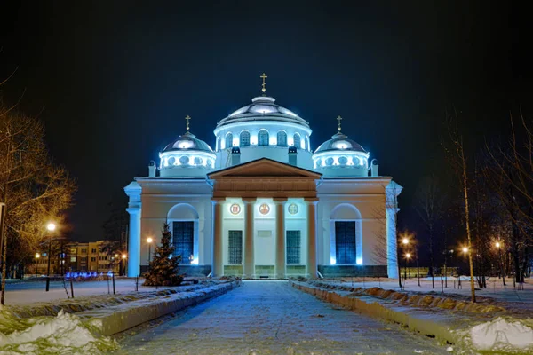 在 Tsarskoye Selo 的夜晚或夜晚的索菲亚大教堂的看法, st. 圣彼得堡, 俄罗斯 — 图库照片