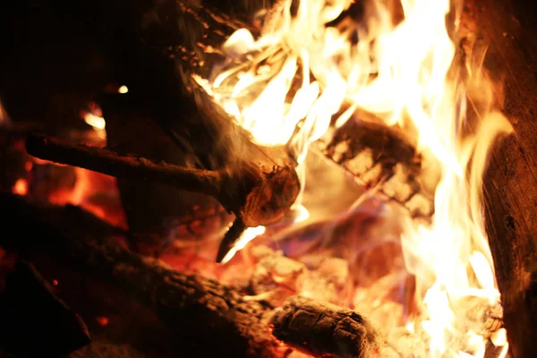Brandende log brand hitte — Stockfoto