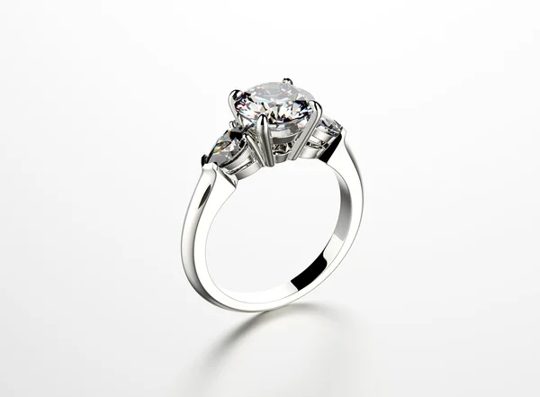 Кольцо с алмазами — стоковое фото