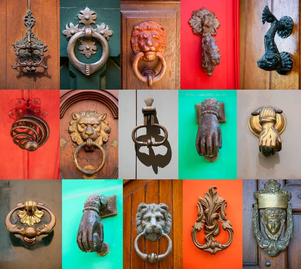 Set of old style door handle and door knockers on the front door — Stock Photo, Image