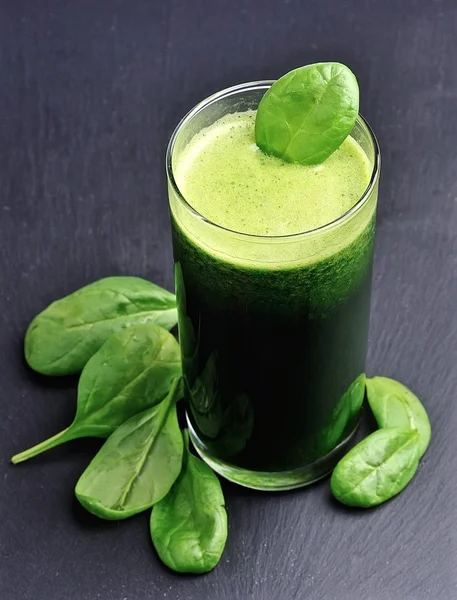 Vegetable cocktail. Spinach smoothie . — Stock Photo, Image