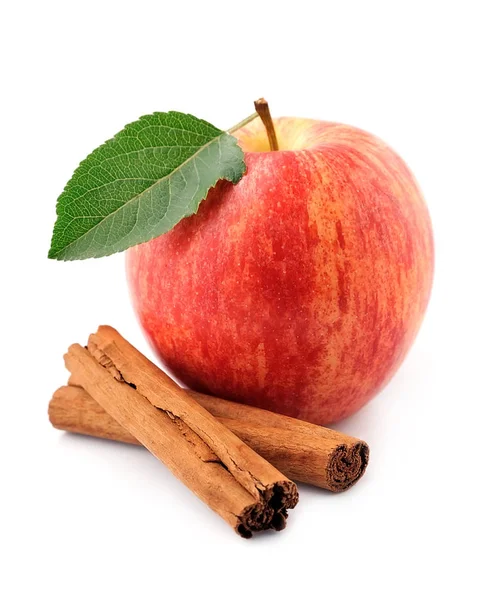 Manzana dulce con varillas de canela . — Foto de Stock