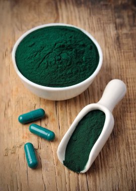 Organik spirulina yosunu tozu