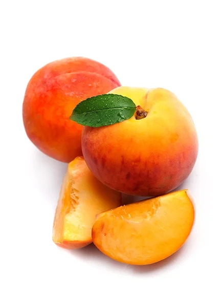 Сладкие персики — стоковое фото