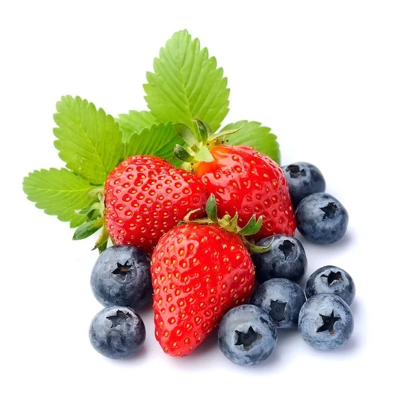 배경에서 수있는 딸기와 블루베리 — 스톡 사진