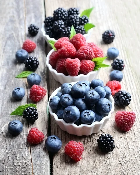 Sweet Berry Blueberries Blackberry Raspberry Wooden Board — Stock Photo, Image