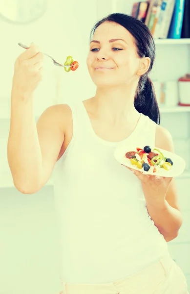 Young Woman Holding Fork Plate Salad — Stock Photo, Image