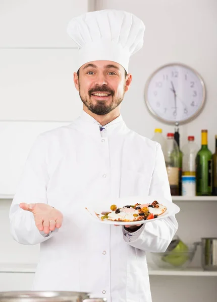 Young Male Cook Preparing Delicious Food Kitchen — Stock Photo, Image