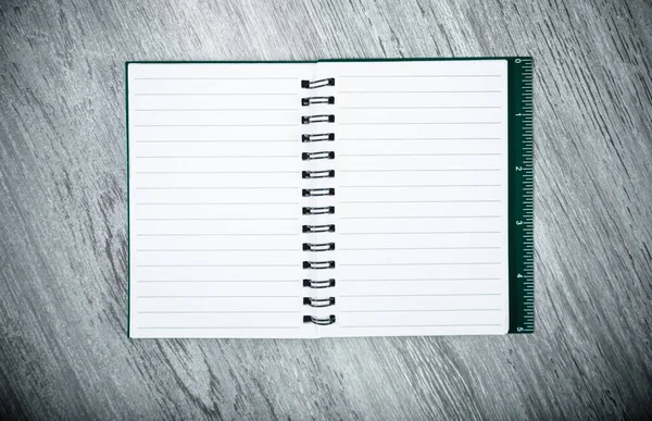 Cuaderno Espiral Con Páginas Vacías Sobre Superficie Madera —  Fotos de Stock