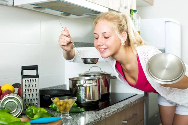 Positive Young Girl Preparing Soup Cooking Pot Kitchen Home — Stock Photo, Image