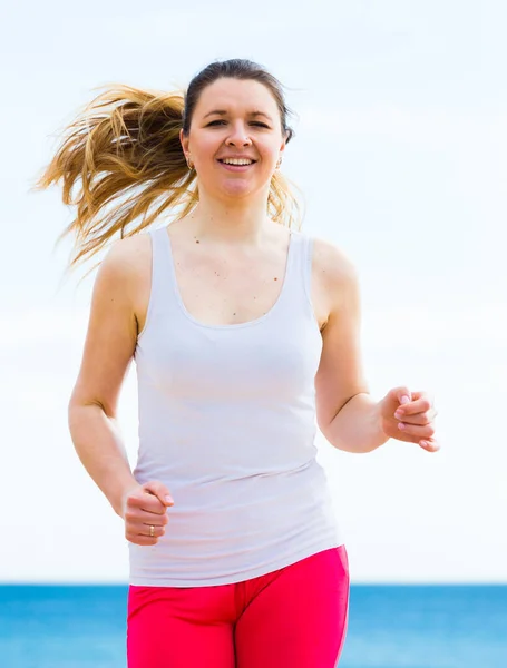 Young Fit Woman Running Beach Sunny Morning — Stock Photo, Image