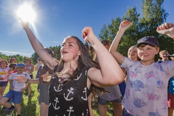 Kinderen Dansen Kinder Camping Berezka Redactie Rusland Yaroslavl Regio 2016 — Stockfoto